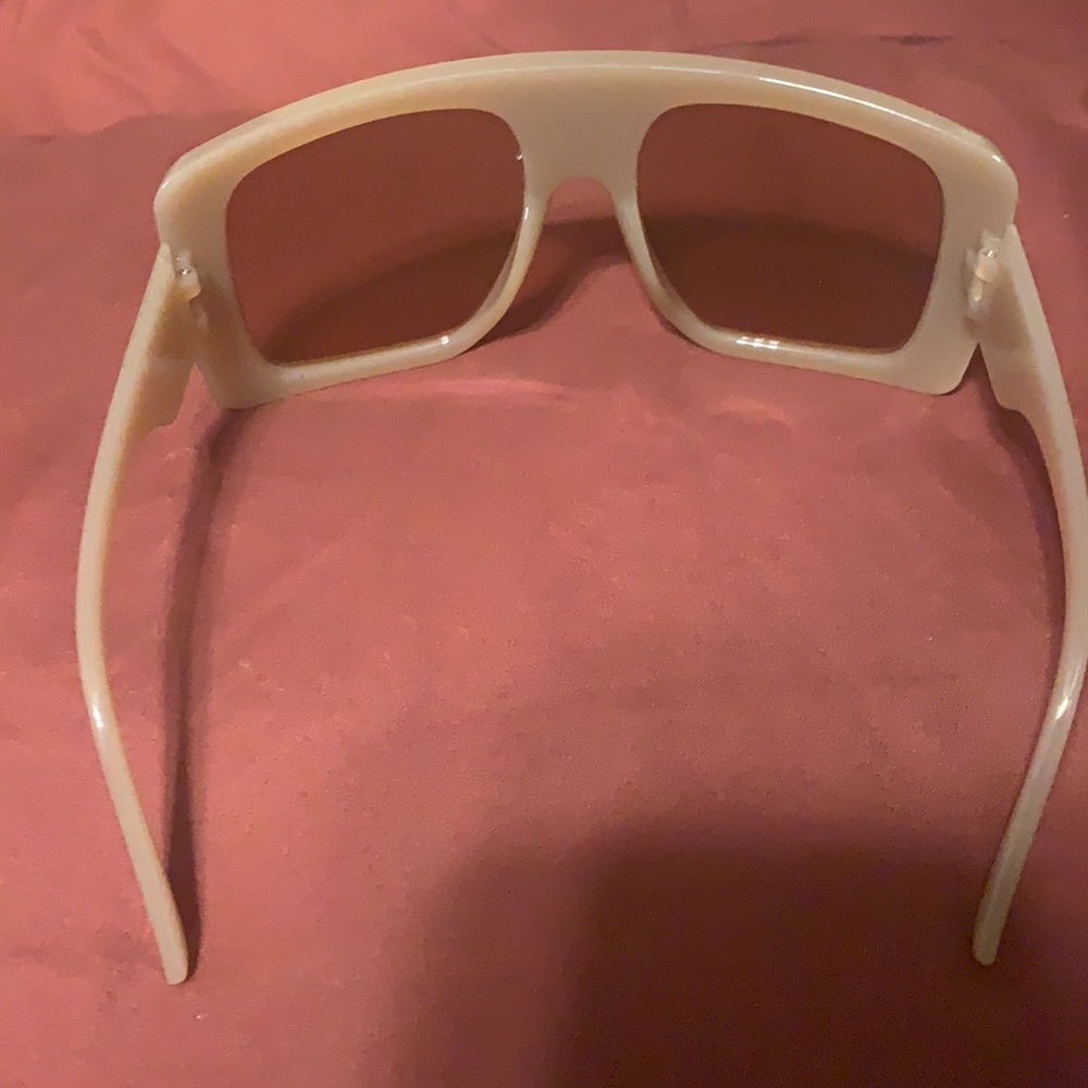 Sunglasses - Picture 3 of 4